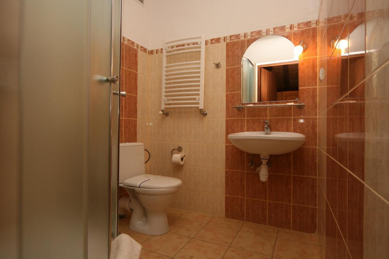 Alpenhof Pansion Hotel Славске Стая снимка