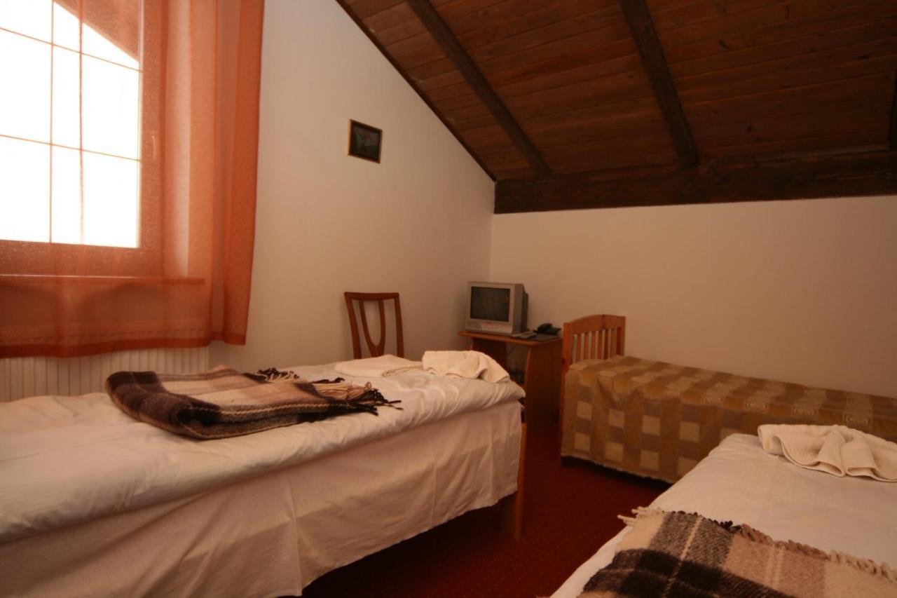 Alpenhof Pansion Hotel Славске Екстериор снимка