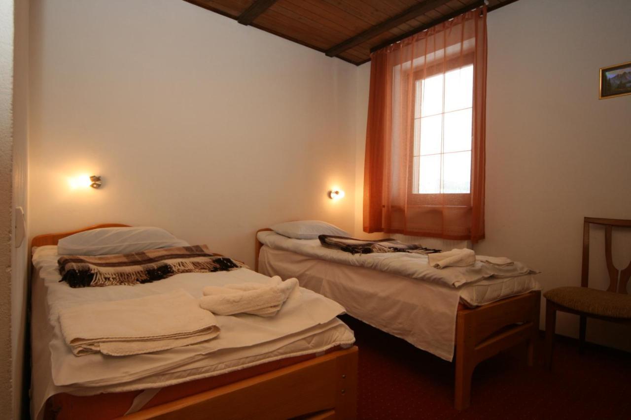 Alpenhof Pansion Hotel Славске Екстериор снимка