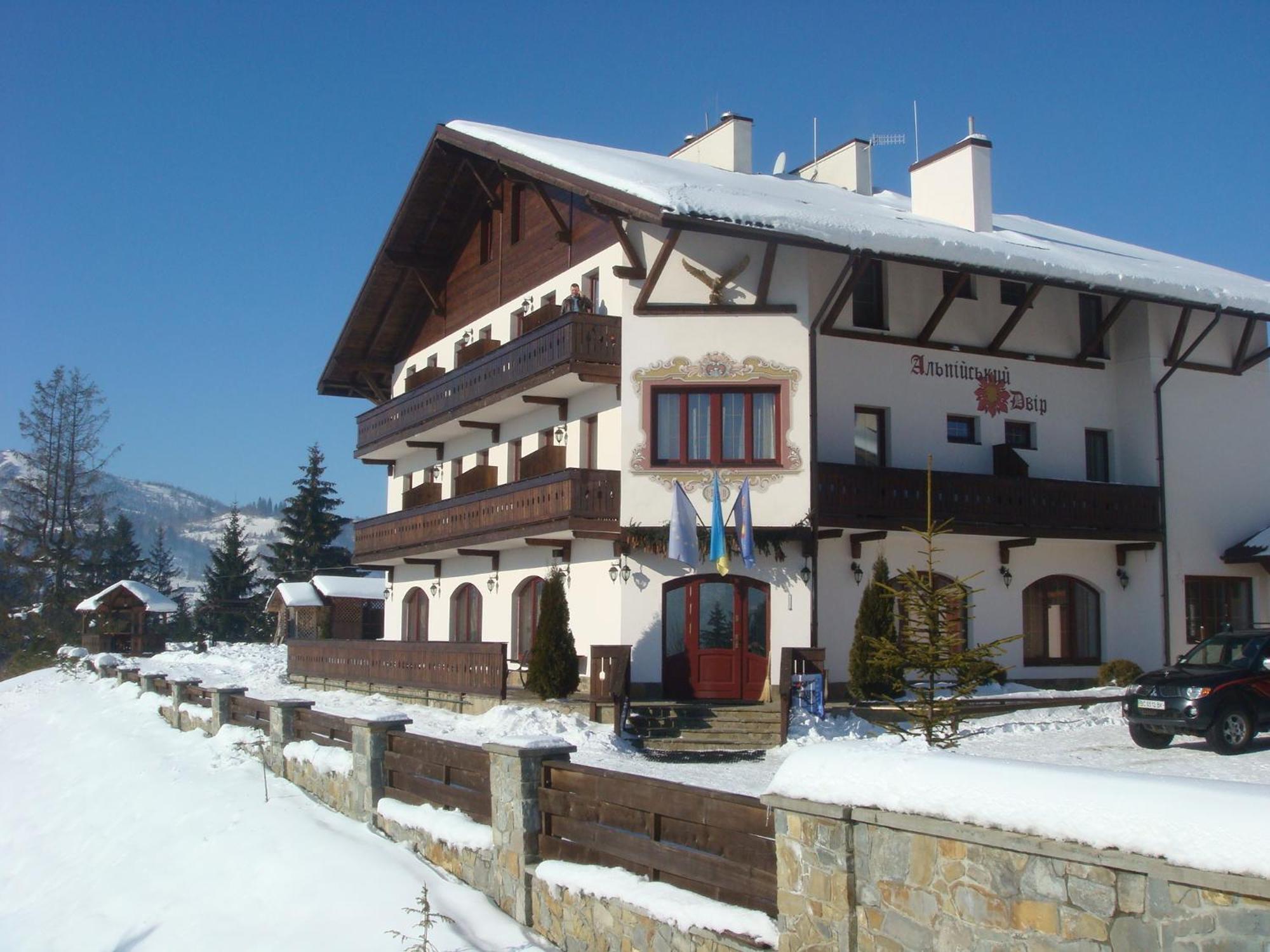Alpenhof Pansion Hotel Славске Екстериор снимка