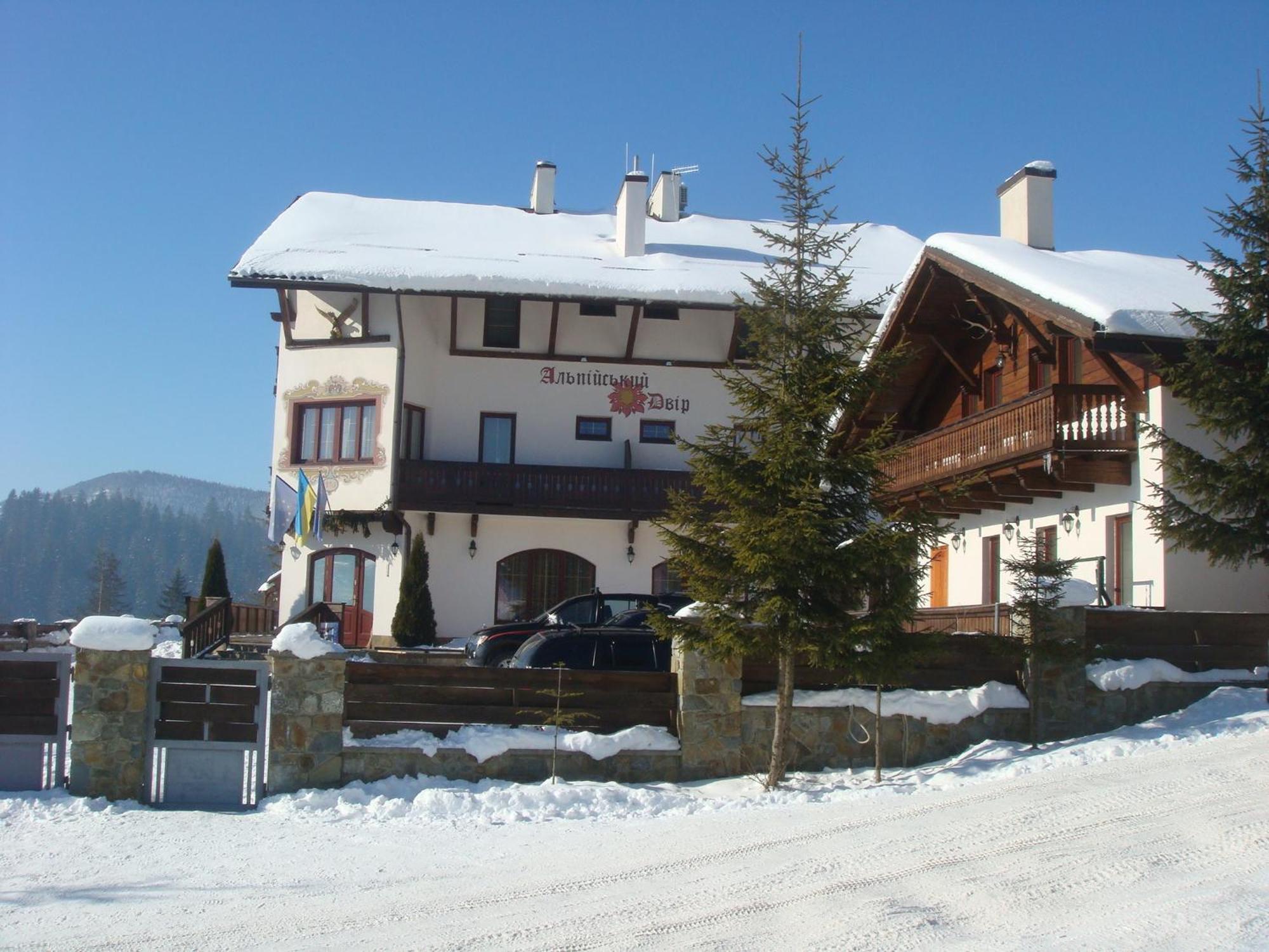 Alpenhof Pansion Hotel Славске Екстериор снимка