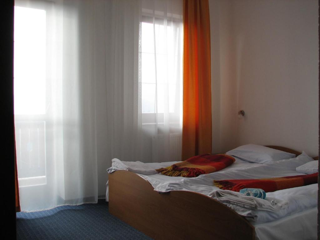 Alpenhof Pansion Hotel Славске Стая снимка