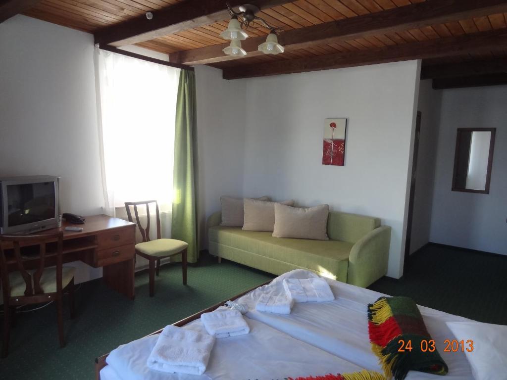 Alpenhof Pansion Hotel Славске Стая снимка