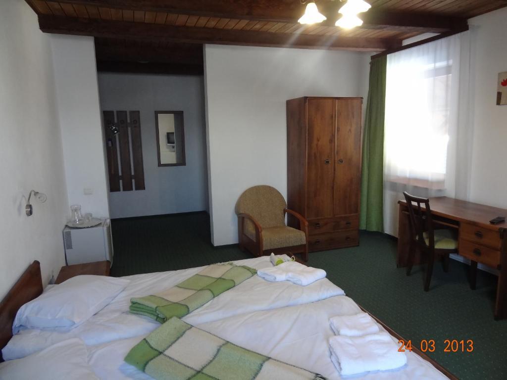 Alpenhof Pansion Hotel Славске Стая снимка