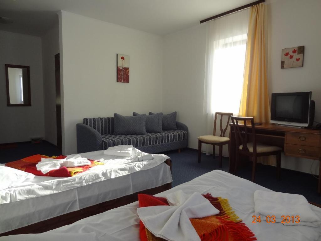 Alpenhof Pansion Hotel Славске Стая снимка