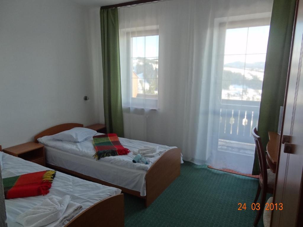 Alpenhof Pansion Hotel Славске Стая снимка