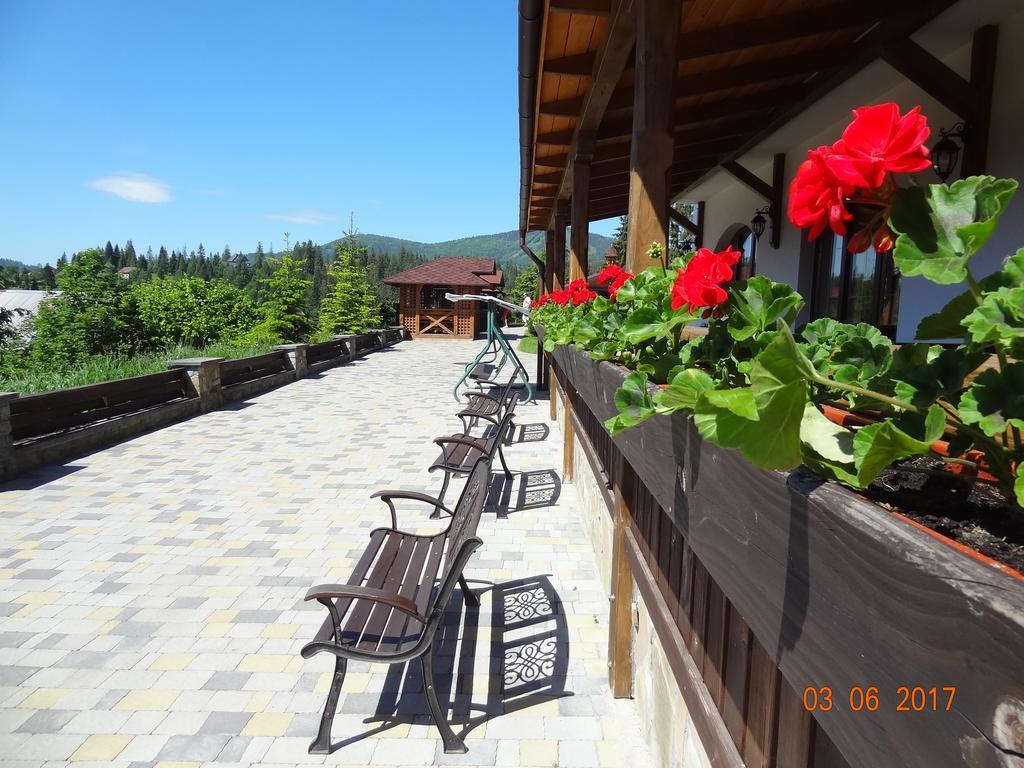 Alpenhof Pansion Hotel Славске Екстериор снимка