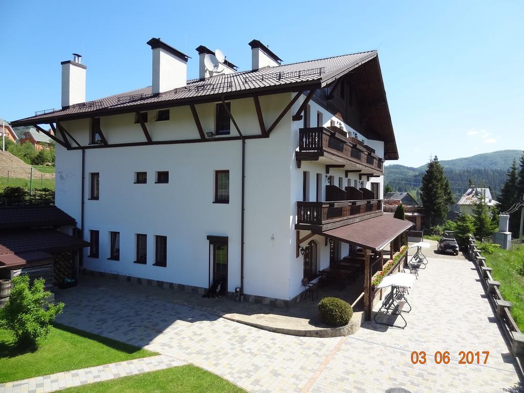 Alpenhof Pansion Hotel Славске Екстериор снимка